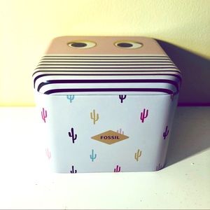 FOSSIL collectible cactus & face tin